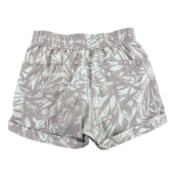 Lululemon Spring Break Away Short Stretch Shadow Leaf Light Ivory Muse Size 6 - Picture 2 of 7